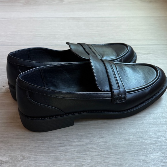 Gap black loafers, size 9 - Picture 6 of 7